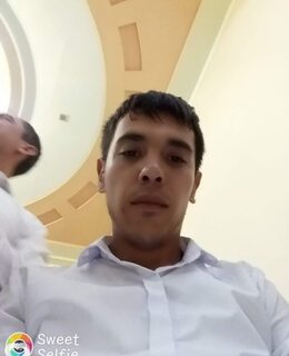 Али