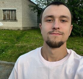 Артём